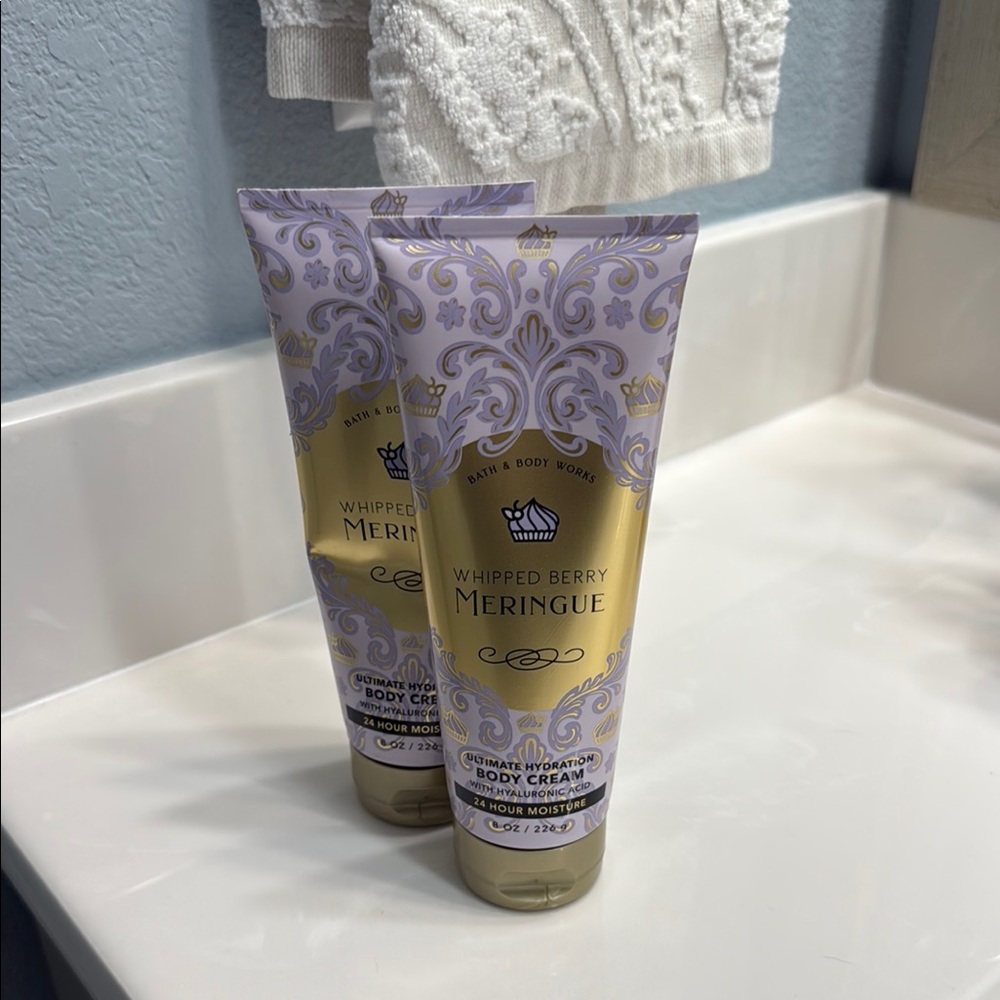Bath & Body Works Gold and Purple Moisturizer (2)